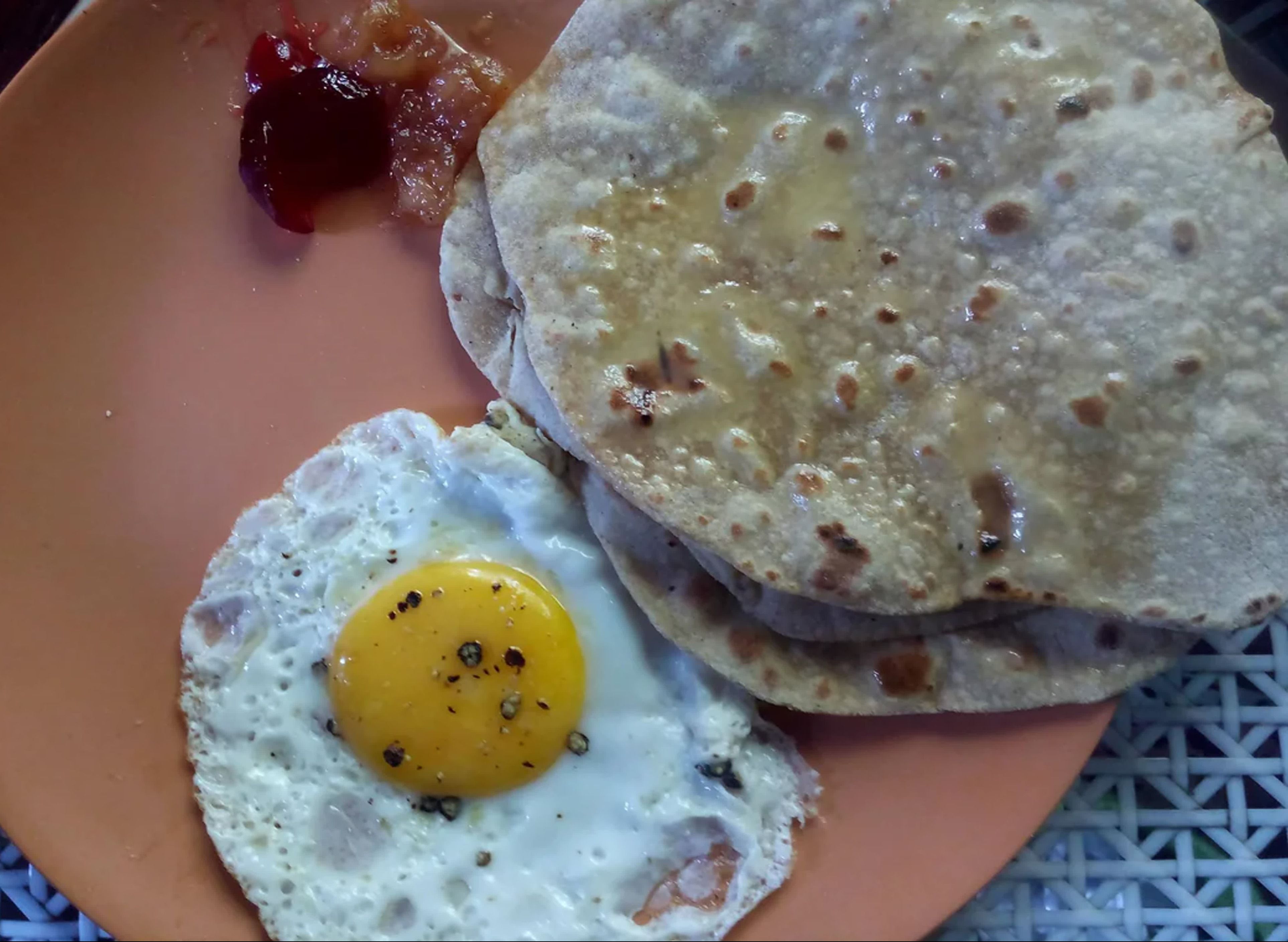 1 Roti & 1 Egg Fried